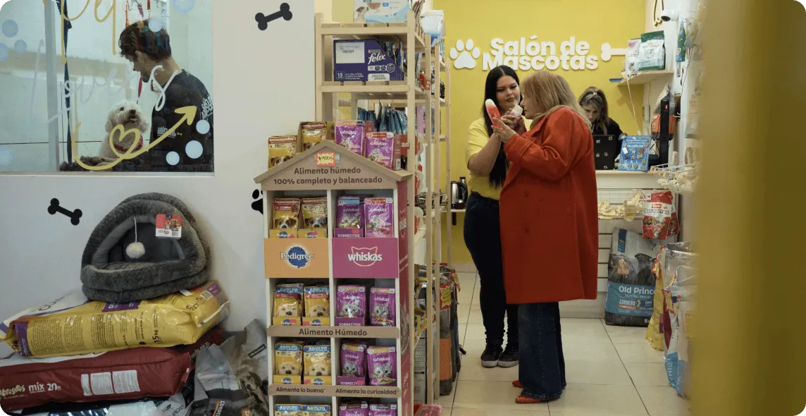 Local Salón de Mascotas - Mostrador y Catálogo